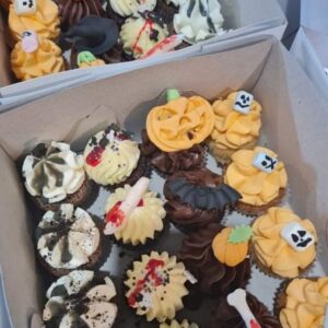 Box Halloweenských minicupcakes